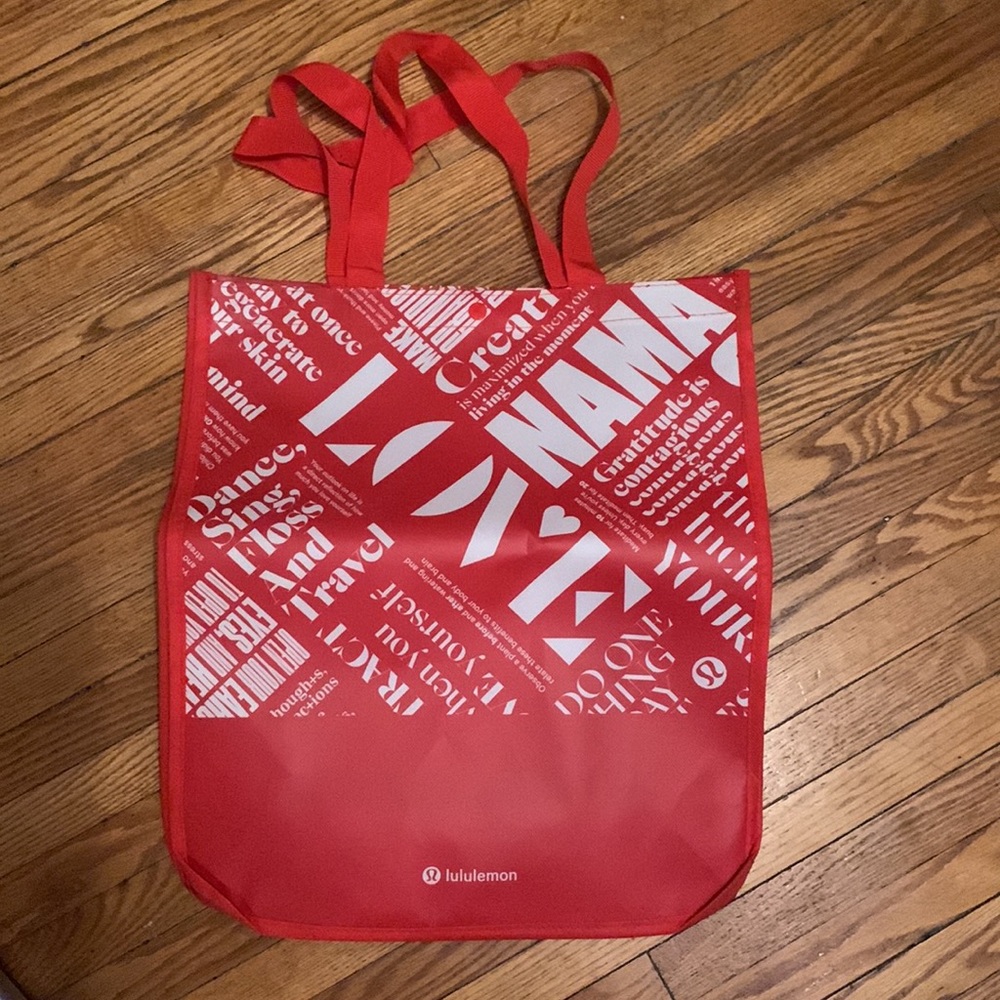 Large lululemon stress tote NEW
